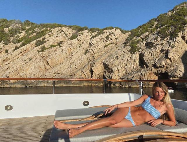 菲戈仨闺女美艳如花 大女儿跟西班牙国王表弟拍拖