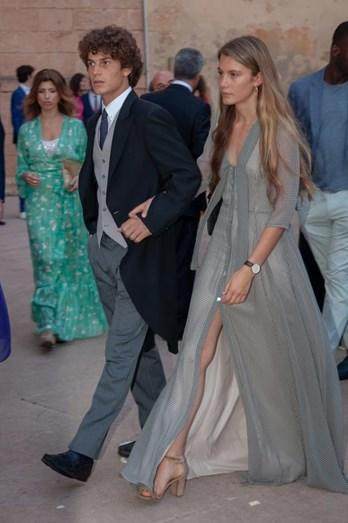 菲戈仨闺女美艳如花 大女儿跟西班牙国王表弟拍拖