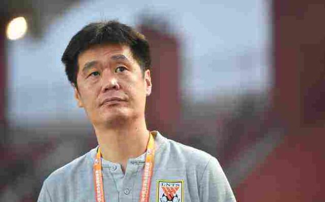 英雄联盟官网直播-球迷妙语评李铁下课：铁在烧，火苗窜上九重霄