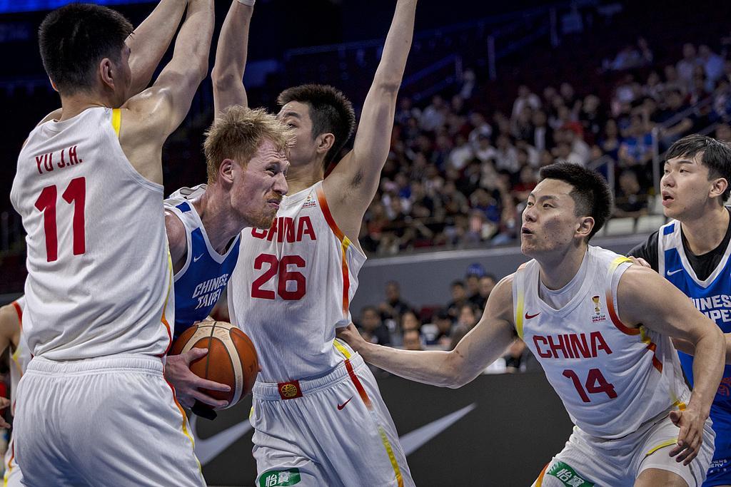 世界赛直播-得锋线者赢比赛！9分11板+19分，国家队高光时刻，助力男篮大逆转