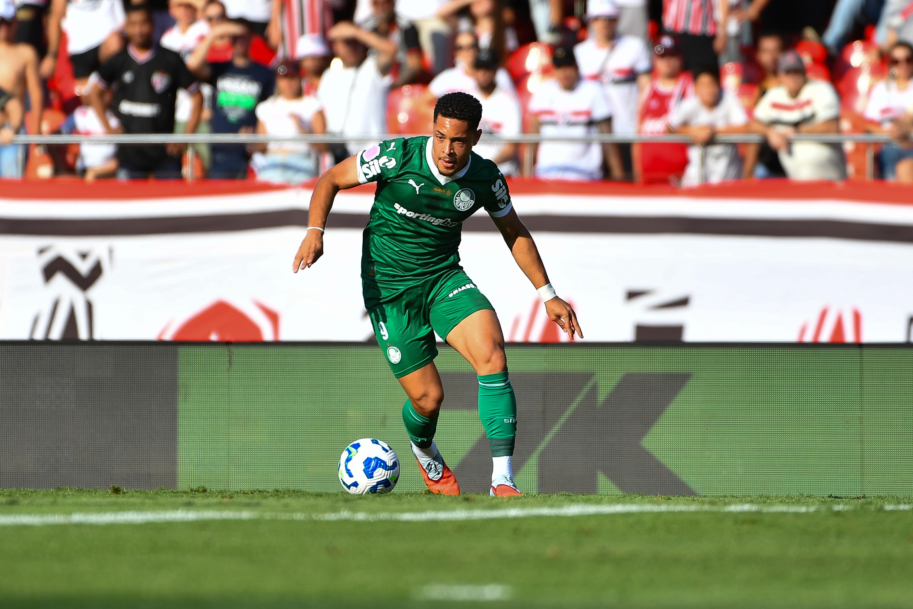 赛事赛程-独占巴甲第一！21岁罗克身价升至3800万，巴萨有他未来转会分成权