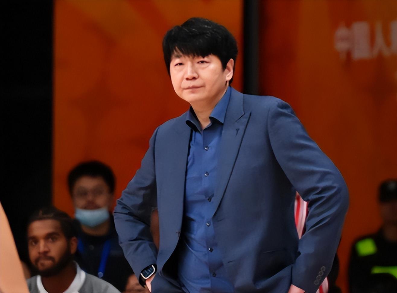 英雄联盟官网直播-下赛季山东男篮：球迷期待爆棚，引援陷入困局，邱彪负重前行！
